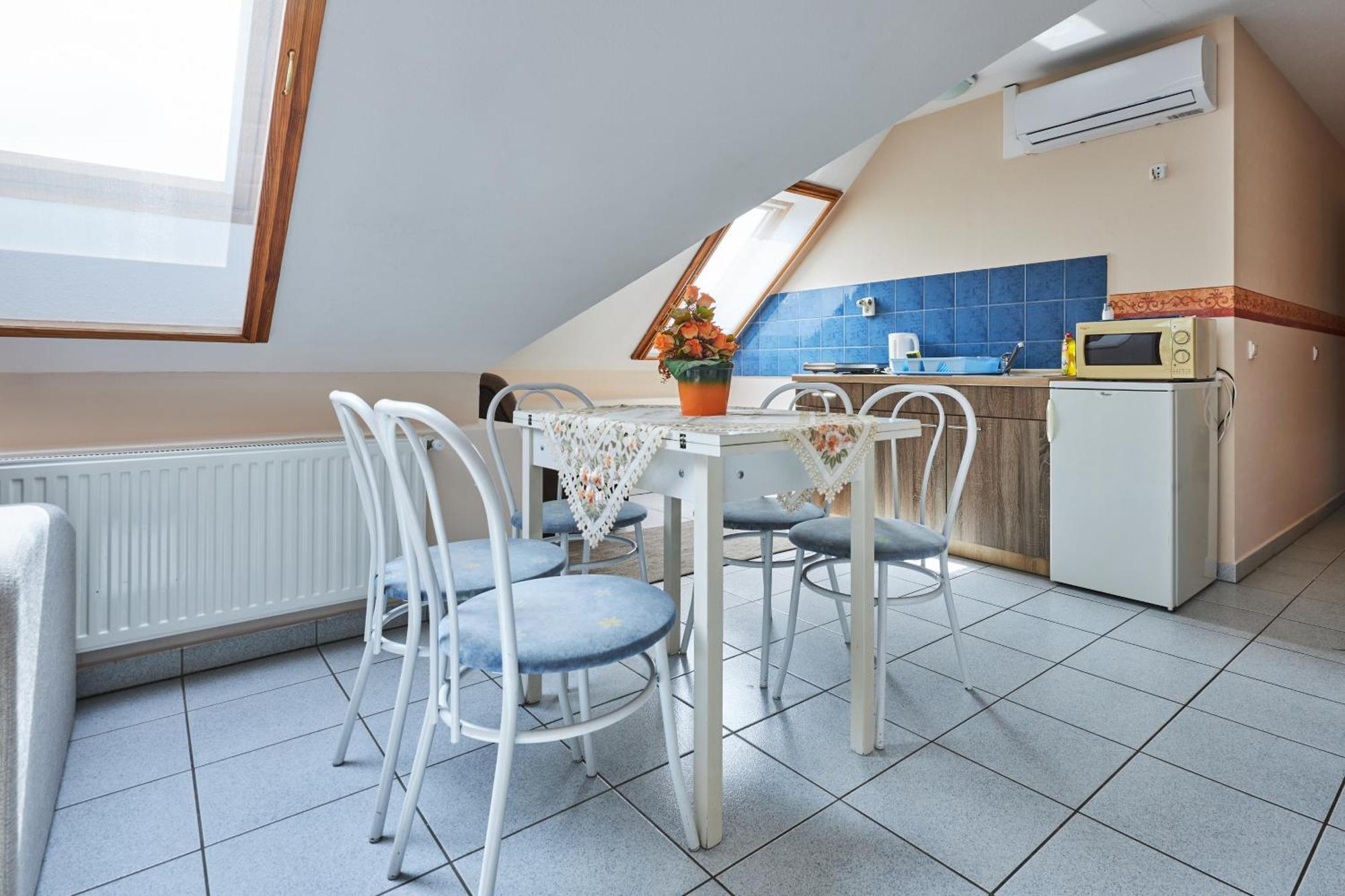 ADA Apartmanház Hajduszoboszlo Bagian luar foto