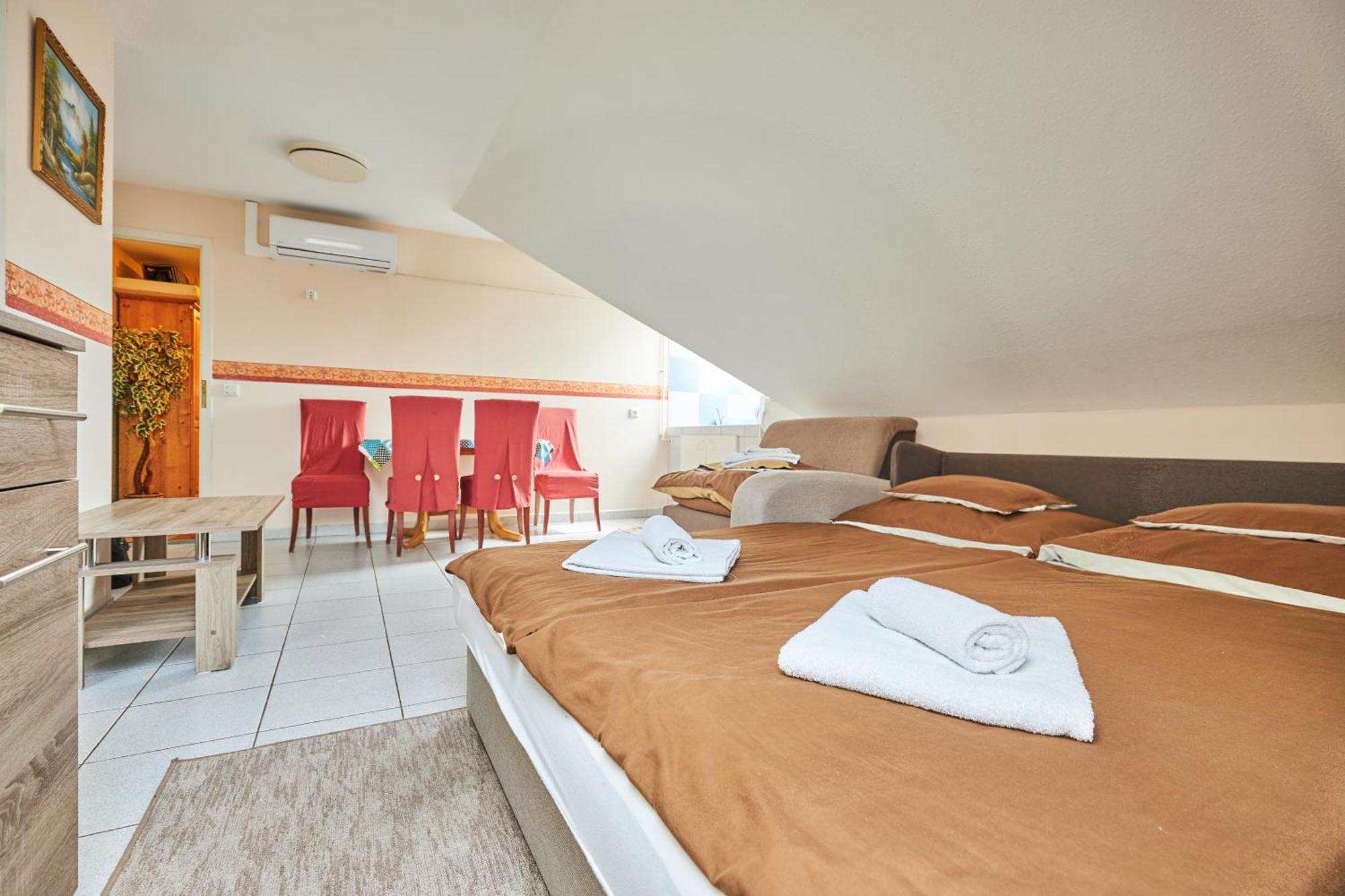 ADA Apartmanház Hajduszoboszlo Bagian luar foto